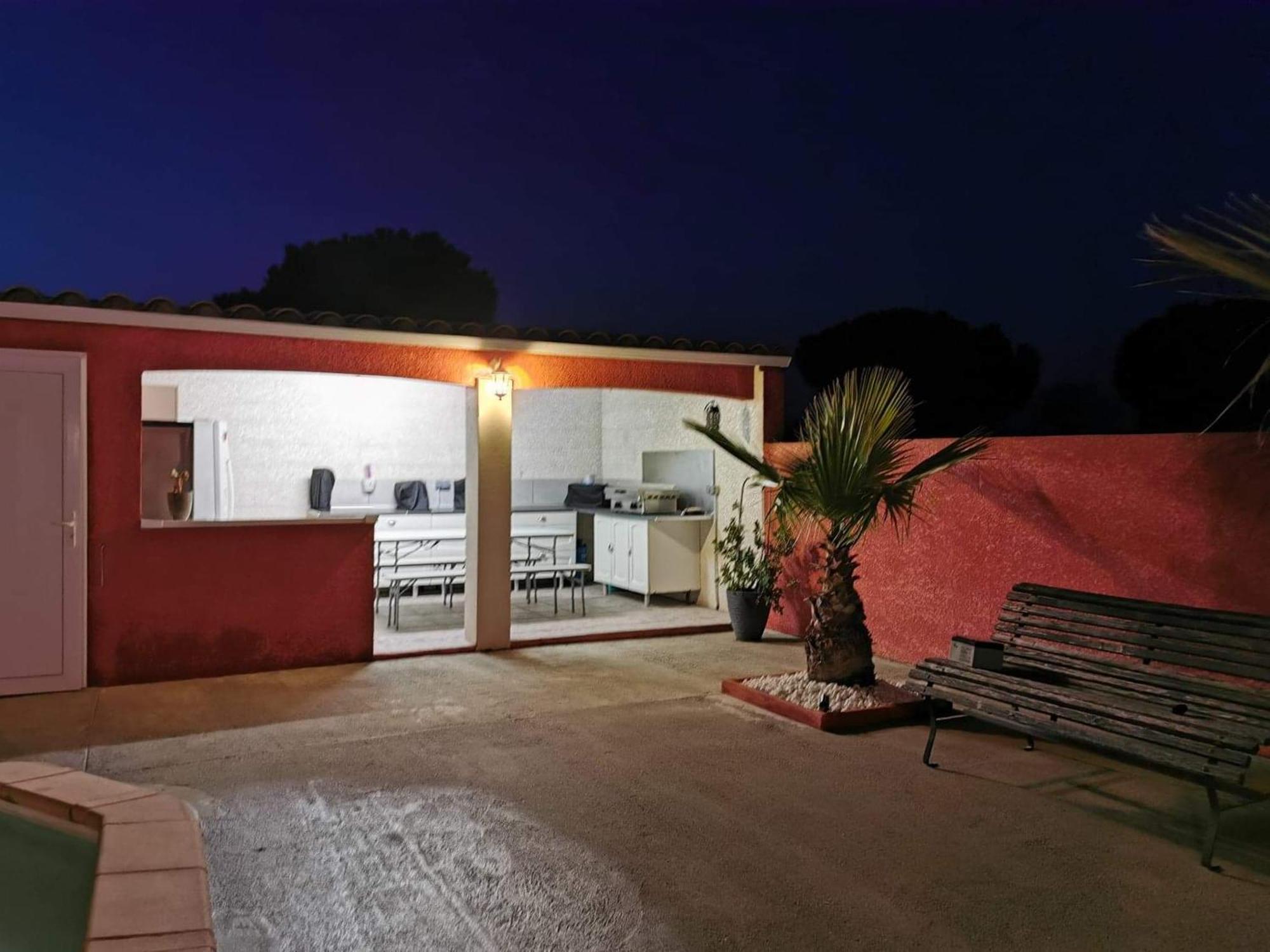 Villa Elegante A Carcassonne Avec Jardin Et Jacuzzi Exterior foto